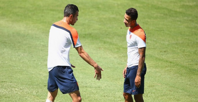 Memphis Depay: Büyük futbolcu Fenerbahçe'de mi oynar Van Persie?