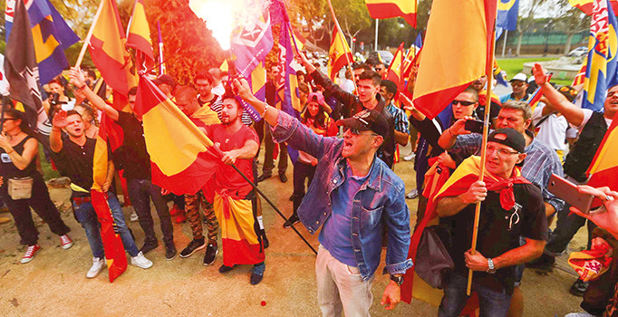 Katalonya gölgesinde ulusal bayram