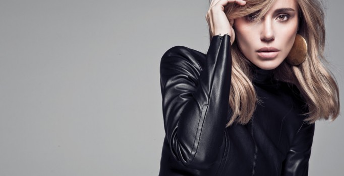 Gülşen'in dansçısını öpmesi hayranlarını birbirine düşürdü