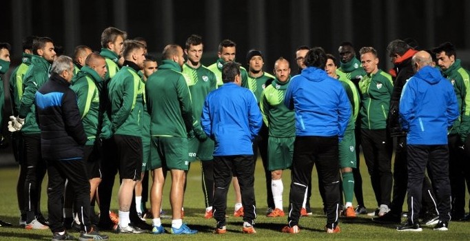 Hamza Hamzaoğlu Bursaspor ile ilk antrenmanına çıktı