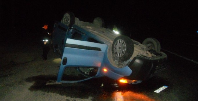 Adıyaman’da hafif ticari araç ile minibüs çarpıştı: 3 yaralı