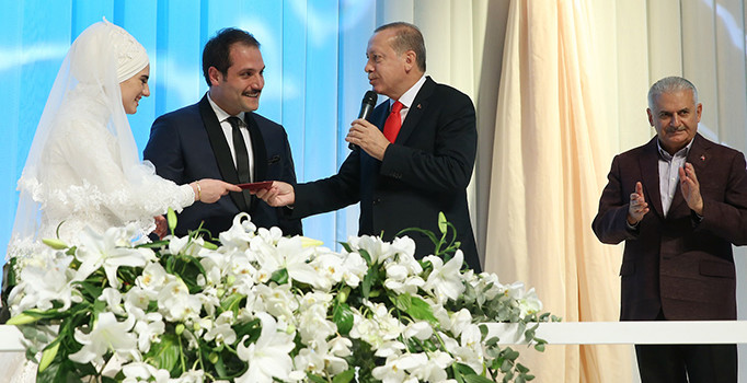 Cumhurbaşkanı Erdoğan ve Başbakan Yıldırım Metin Kaptanoğlu’nun nikah şahidi oldu