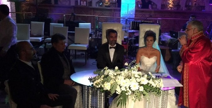 Kurtlar Vadisi'nin Abdülhey'i evlendi!