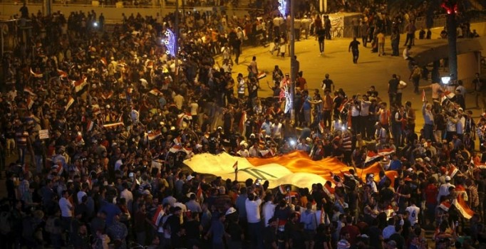 Irak'ta Başbakan İbadi protesto edildi
