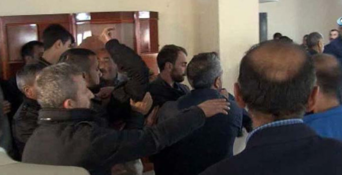 Helin Palantöken'in babası yaşadığı acıya dayanamayarak bayıldı