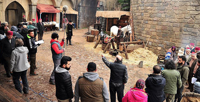 Türk dizileri görücüye çıkıyor