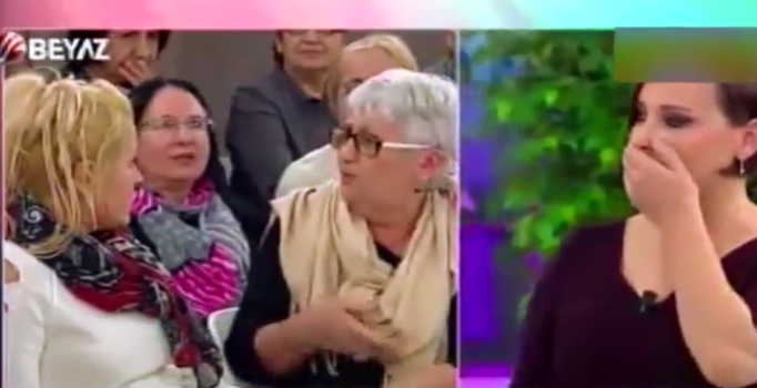 Beyaz TV'de Hayatta Her Şey Var
programında Nur Viral'ın zor anları