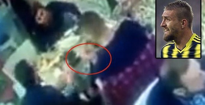 Caner Erkin, bayılma görüntülerini medyaya servis edenlere acımadı