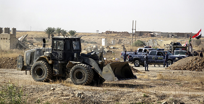 Peşmerge, Erbil ile Kerkük arasında mevzi kazıyor