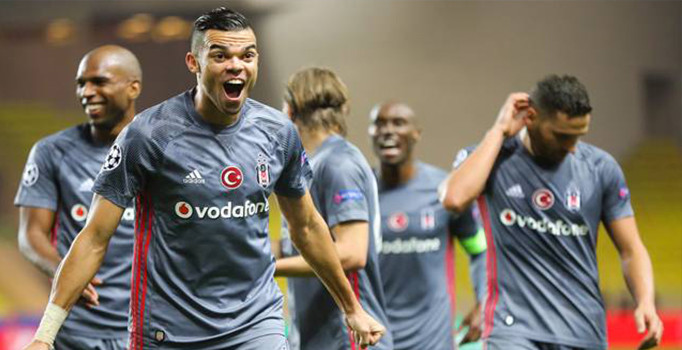 Dünya Beşiktaş'ın zaferini konuşuyor