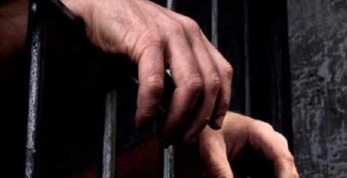 Humus hapishanesinde isyan