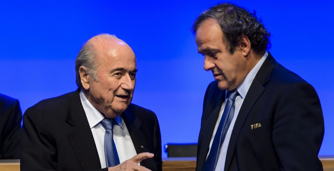 UEFA Başkanı Michel Platini ve FIFA Başkanı Sepp Blatter'e 8 yıl futboldan men cezası geldi