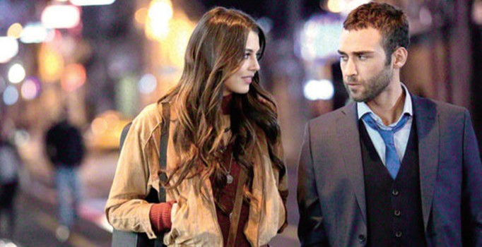 Acı Aşk'taki Melek kimdir?-Sezgi Sena Akay kimdir? Acı Aşk dizisi oyuncuları kimdir?