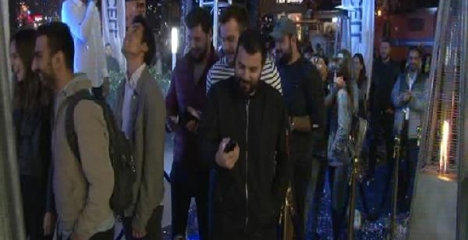 IPhone 8 İstanbul'da satışa çıktı