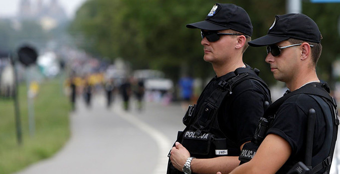 Son dakika! Polonya'da bıçaklı saldırı: 1 ölü, 9 yaralı