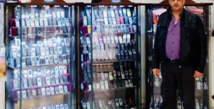 1000 telefonluk koleksiyonunu 170 bin Euro'ya satıyor