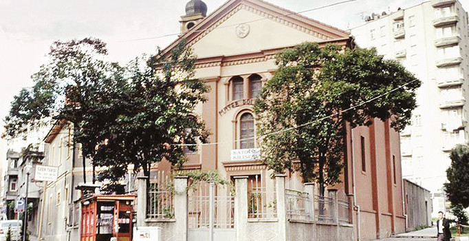 Samsun'da kilisenin suyu kesildi, pazar ayininde fatura için para toplanacak