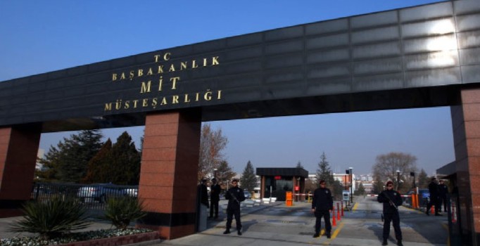 Soruları çalıp MİT’e girmişler