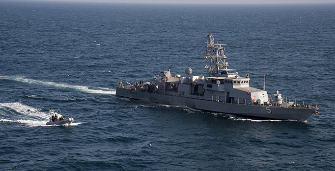 Yemen İran gemisini alıkoydu