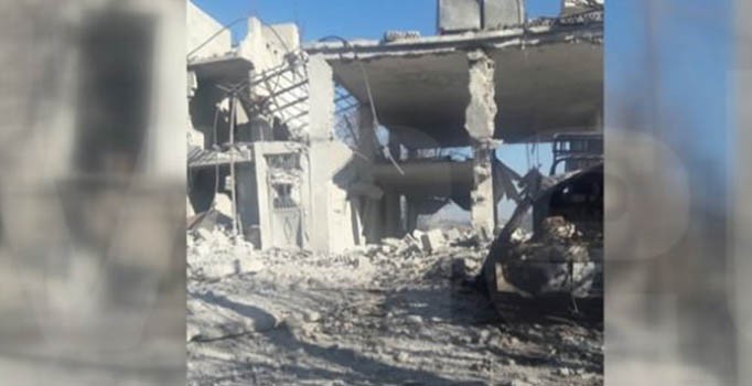 Rusya Türkmen Dağı'nda Kandil günü cami vurdu