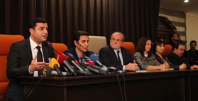 DTK ve  DBP eşbaşkanları ile Demirtaş'a hendek’ soruşturması