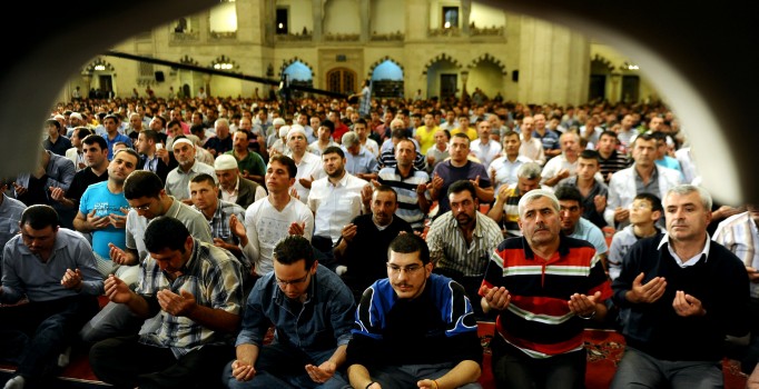 En güzel Regaip Kandili resimli mesajları | Regaip Kandili mesajları indir | 7 Nisan Perşembe