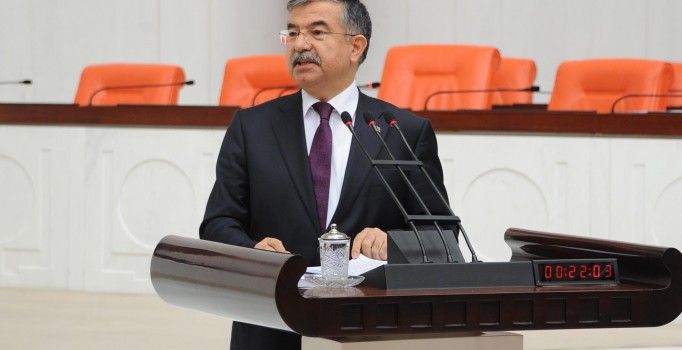 Milli Savunma Bakanı İsmet Yılmaz'dan muhalefete Başika brifingi