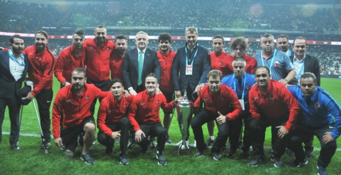 Ampute Milli Takımı şampiyon olduğu stadyumda