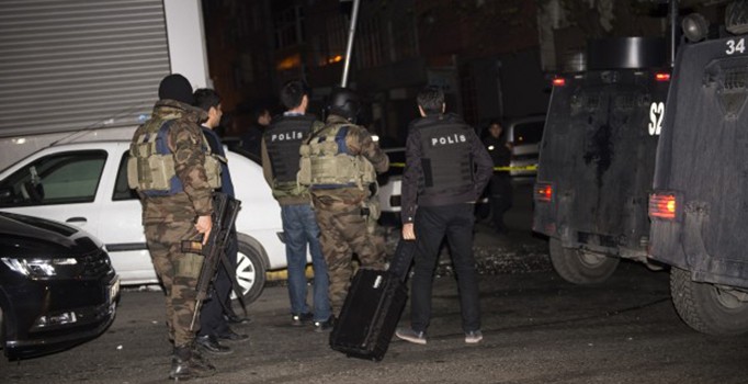 Gaziosmanpaşa'da öldürülen 2 kadın teröristin Star gazetesine bomba koyduğu belirlendi