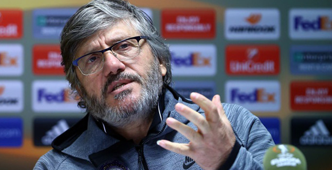 Mustafa Reşit Akçay'dan 'Kocaman' özür