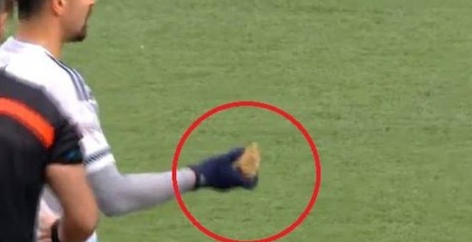 Fenerbahçe maçında atılan taş için 1 maç seyircisiz oynama cezası