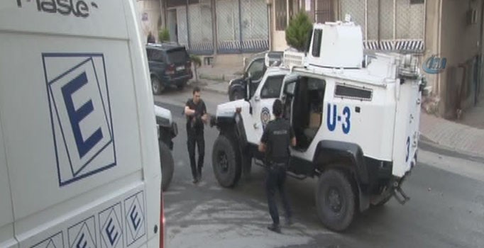 Terörist cenazesi sonrası Gazi Mahallesi'nde operasyon