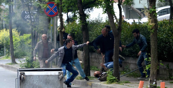 Provokatörler eylemcileri dövdü