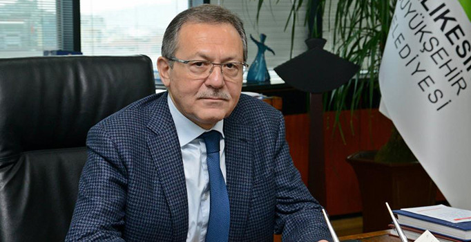 Balıkesir Büyükşehir Belediye Başkanı Edip Uğur istifa iddialarını yalanladı