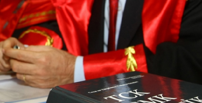 15 Temmuz'a 'sözde darbe' diyen FETÖ'cüye hakimden fırça