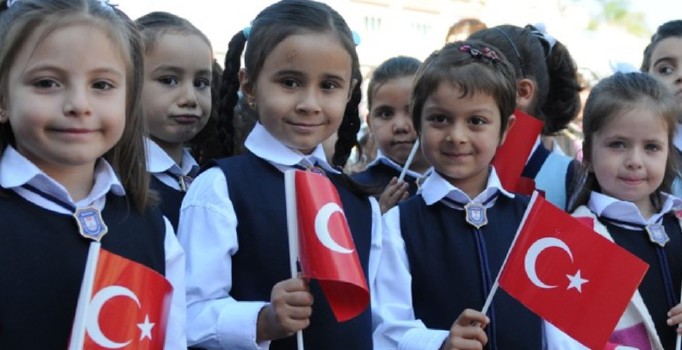 MEB'den yeni düzenleme: Sabahçı-öğlenci modeli geliyor