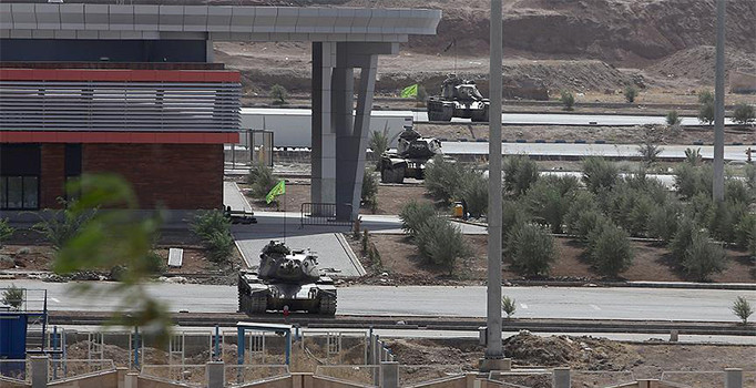 İran Başmak Sınır Kapısı'nı yeniden açtı