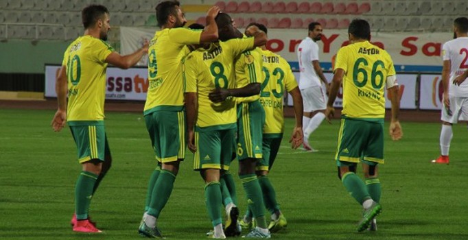 Adana Demirspor-Şanlıurfaspor takımları arasında gerginlik