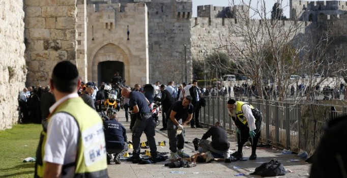 'Bıçaklı intifada' sürüyor: Kudüs'te 2 İsrailli, 2 Filistinli öldürüldü