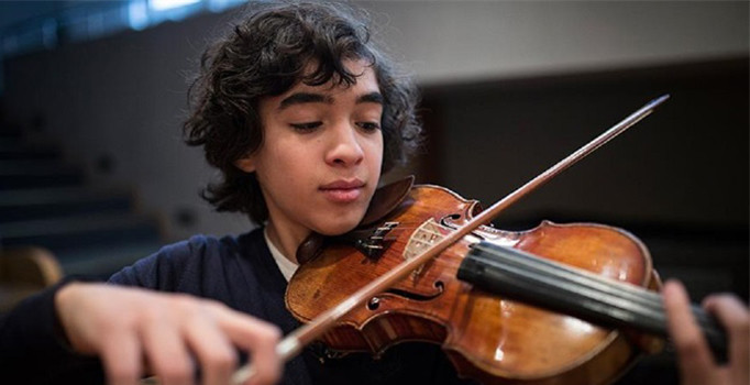 "Mozart kulağı"na sahip genç müzisyen senfoni yazıyor