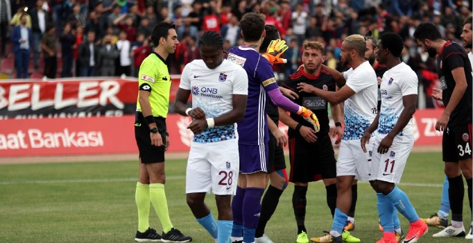 Yakup Kayış: Rodallega hiçbir kulüpte oynamasın