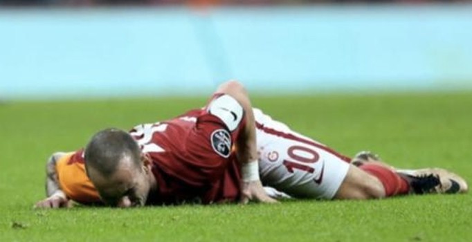 Sneijder Galatasaray Kayserispor maçında oynamayacak