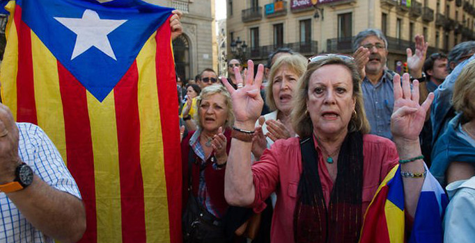 Katalonya'ya ilk destek Korsika'dan geldi