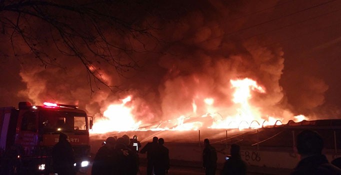 Osmanlı Halk Pazarı'ndaki yangın elektrik kontağından çıktı