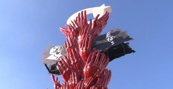 Demokrasi, Cumhuriyet ve Şehitler Anıtı Beşiktaş'ta açıldı...