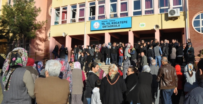 PKK'nın okullarını yaktığı öğrenciler ortada kaldı