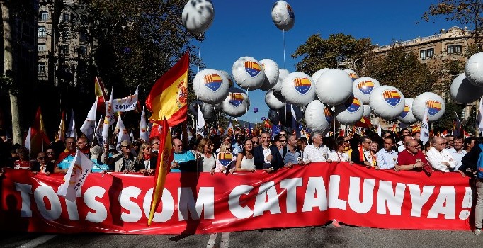 Barselona’da bağımsızlık karşıtı dev yürüyüş