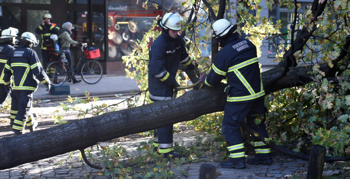 Herwart kasırgasında ölenlerin sayısı 6’ya yükseldi