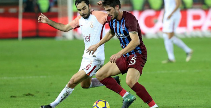 İlk yarının sonunda saha karıştı