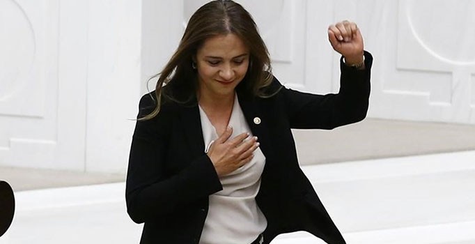 Gamze Akkuş İlgezdi'den lüks araç açıklaması